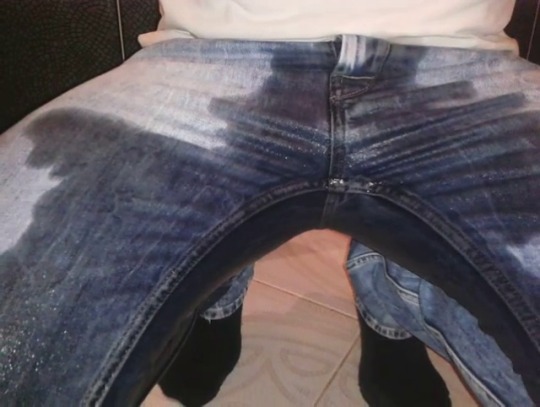 wetdirtyboy: STRONG PISS JEANS