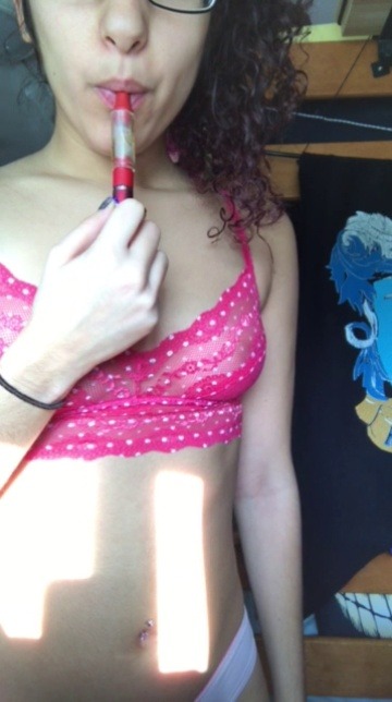 sadhippieslut:  Hello my lovelies! Hope you all like my hairy lil tummy and arms 🙈😋so I cracked the glass of my dab pen and taped it together, sorry I’m ratchet and look like I just rolled out of bed but I did. I was tagged by @stoned-babydoll