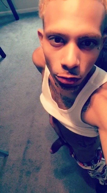 killaskillz85:  Lemmy help get thay up out u
