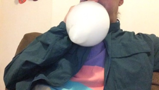 cloudyinsf:  tservicinurpipez:GoT my hole hungry for some seed. Don’t stop at only 4 or 5 hits.  I go for at least 20.