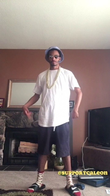 thahalfrican:  supportcaleon:  This new crank that Orlando Brown go crazy 👀  I’m