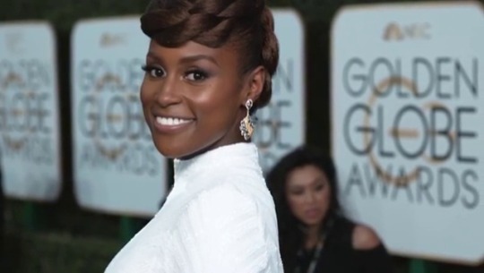 itsslilkim:  my-d1vineright:   xenolithia:  thepowerofblackwomen:   Issa Rae slaying