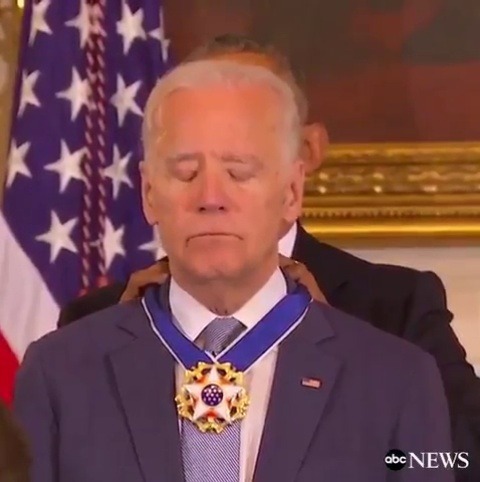 gunzonyatmblr:  OUR President surprised OUR Vice President with the nation’s highest civilian honor, the Presidential Medal of Freedom w/ distinction. (I can’t stop crying I can’t believe they’re leaving)