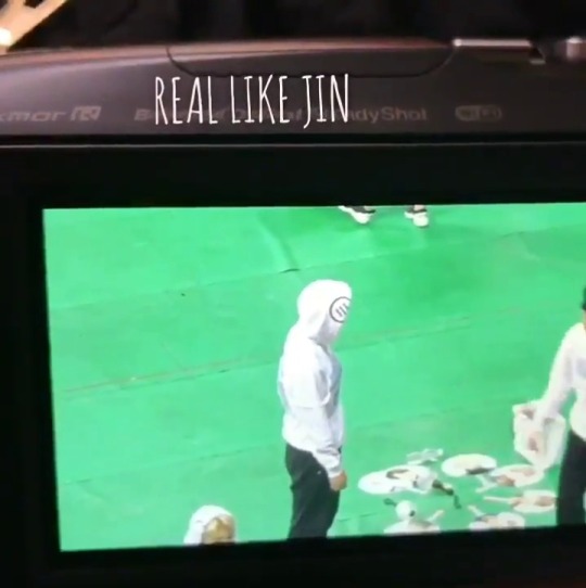 jimiyoong:  vmin messing with jin’s shoes [© Real_LikeJin]after:
