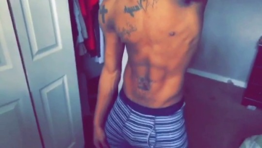 sexsiren17:  Lemme introduce my body 👅💦💦