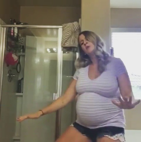 mellowjoe85:  Figured you guys would appreciate the bounce. #pregnant #sexy #playback