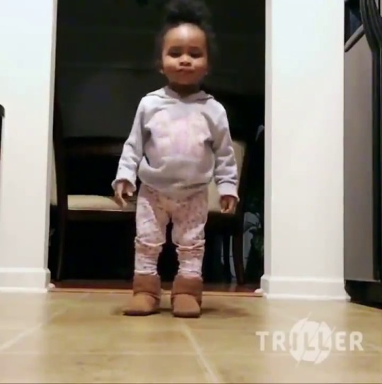 astronomicalpondering:  onlyblackgirl:  onlyblackgirl:  Lil ma was fuckin it up   The little shoulder shrug rock takes me out every time.  😩😩😩 little nugget!! so cuteee