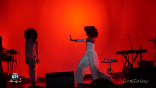 badgyal-k:  cheriisplace:  betterthankanyebitch: solange is always lit lmao  I’m