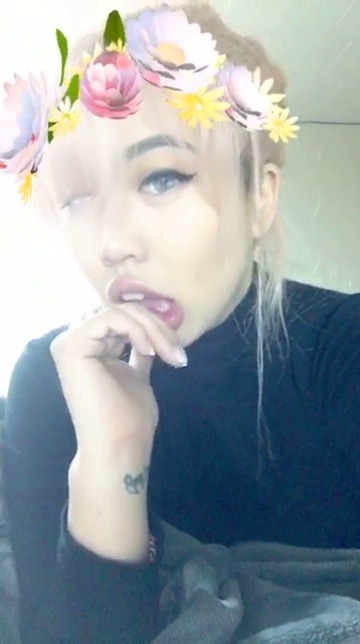 goldbloodedbabe: misty blue 💙😂😂  ig: heidikinnns 