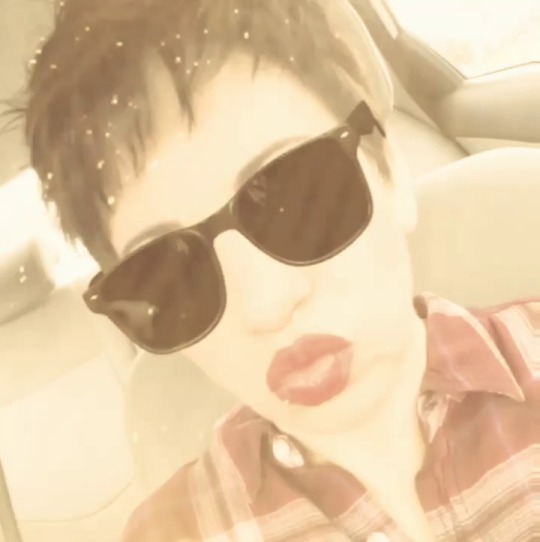 glitterandbokeh:  snapchat never fails to entertain in the car