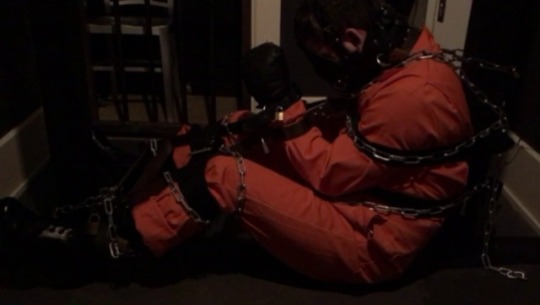 seabondagesadist:@bondageandsocks in a really tough spot. He’s been in the cravat