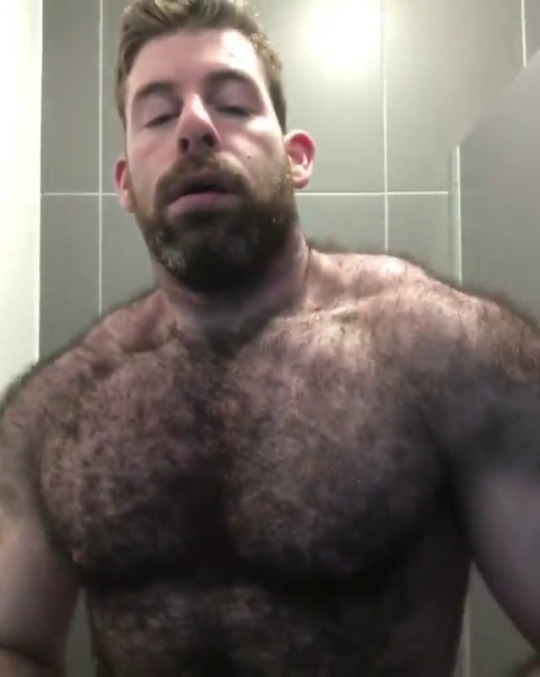 huscularfur:  Fuck yes to this hairy beast!!!