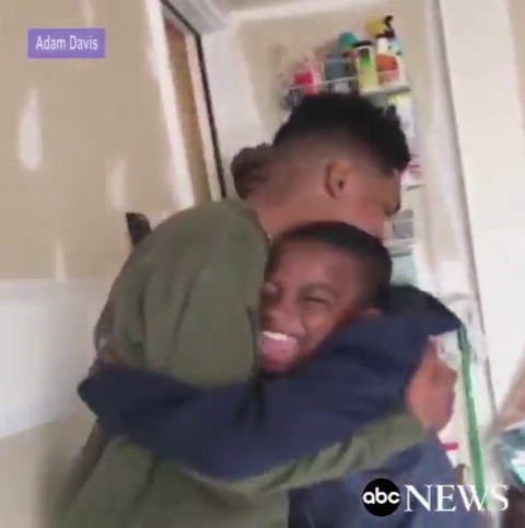 kimreesesdaughter:  blackboyjoy:  lagonegirl: “He’s here! He’s here!” 9-year-old has heartwarming reunion with his older brother who lives 1,000 miles away.   How cute is this?! All of it. All of the cute.   Black boy joy got me grinning like