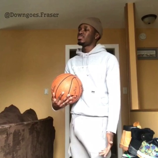 itsnicholasfraser:  When you try to go out with the gray sweats on but she not wid it 😒.