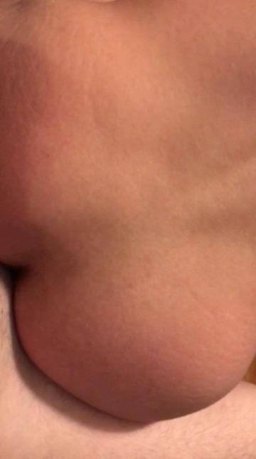 topherdrewxxx:  Oh god I love taking a big cock up my twat! Fuckkkkk…… I want him NOW.  @topherdrewxxx follow me ;)