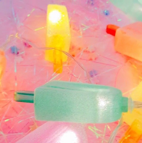 alpacassoshop:  Popsicle Lamp only $13.99★   