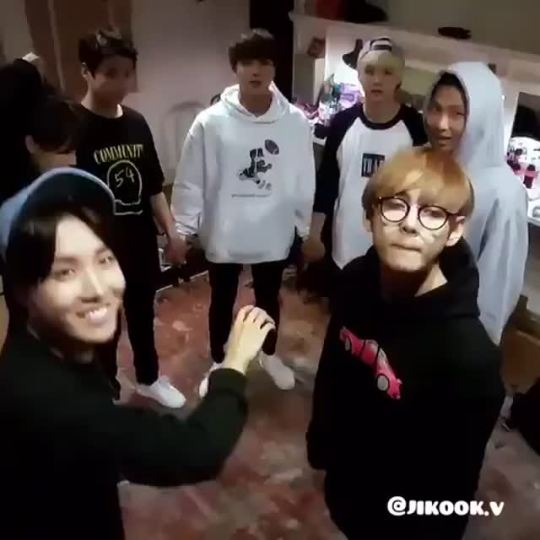 watch this when you’re feeling sad it’ll change your mood in 0.002 seconds