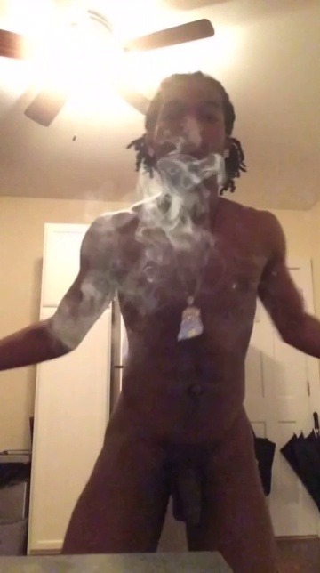 kidnamedpapii:  Chase A Check 💰Never Chase A Bitch 💨🖕🏽 Snapchat : youngprodigy131