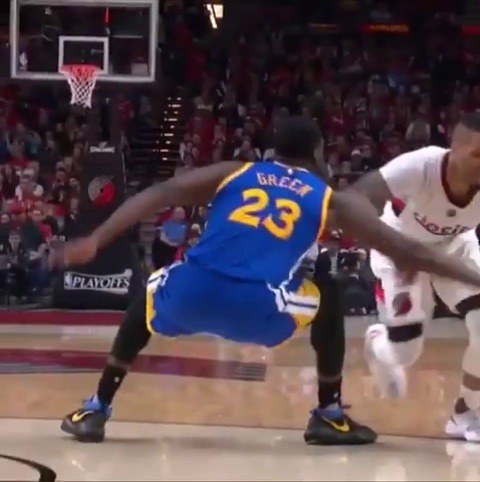 doubleclutch:  Sit down, Draymond….. be humble.