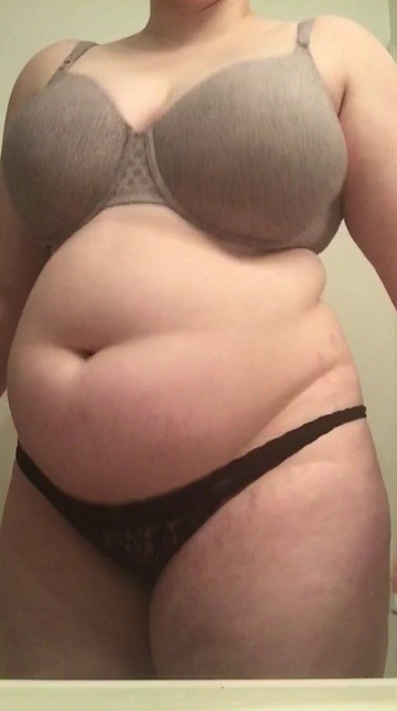 Porn photo pigg-x: last one for today! bouncy tummy