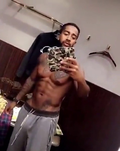 dwaynevideos:  #PressPlay Omarion showing us his dick 🍆🤤  Click HERE for the rest of this video.