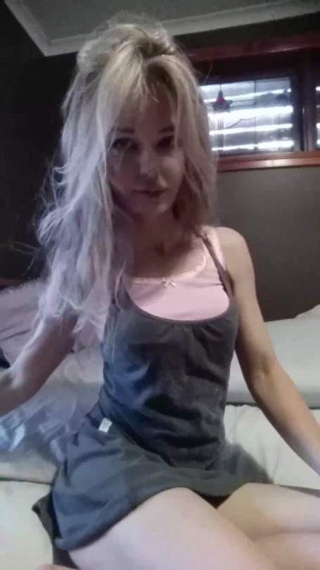 shegotcam:  Wild hair and wild pussy