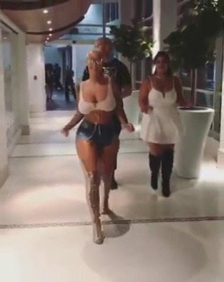 realbootyplease:  Wiz is ungrateful 