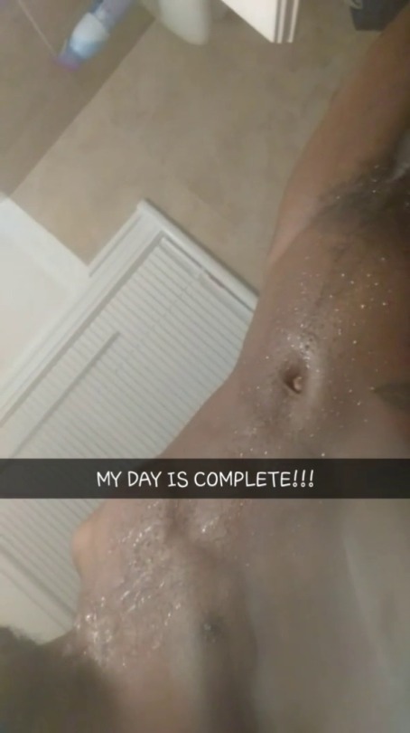 xbigxdaddix:  WHO DICK BIGGER THEN MINE🤔🤔🤔🤔