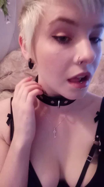 psychedelictrashbag:  Dont you wanna play with me?  ❤dont delete my caption, msg me about custom videos❤