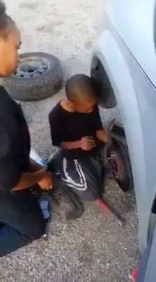 hustleinatrap:  12-year-old girl with her 10-year-old brother are able to change the breaks on their father’s car!WOW amazing!