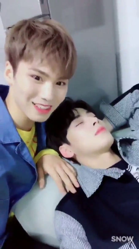 astrodaily:  [170613 ASTRO TWITTER UPDATE]차키 스웩~~~#아스트로 #Baby #로하사랑둥이 [TRANS] ChaKy swag~~~(Cha Eunwoo+ Rocky)#Astro #Baby #RohasBeloved trans via astrodaily 