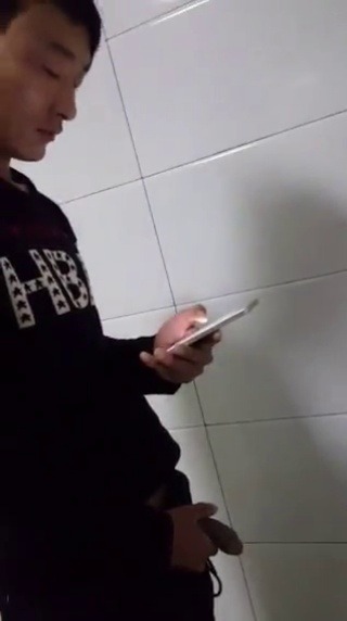 wctoiletspy3:  VISIT WC TOILET SPY - I love to spy on guys peeing, jerking, sucking