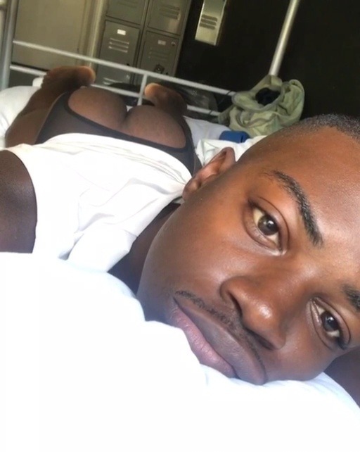 baddieju:  Eat Me 👅