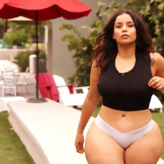 beautyandthickness:  maceleven:  Daaaaamn she’s fine…I have a new crush.  https://www.instagram.com/allhailkingsteph  Bruh 😫😫. I usually tend to agree with you anyway but this one right here takes the literal cake.