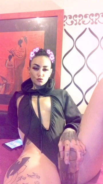 babywumotherfucker:  👅 pink pussy