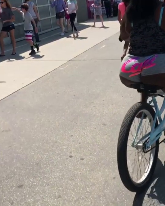 thetruemesiah:  I nice bike ride along the beach 😎