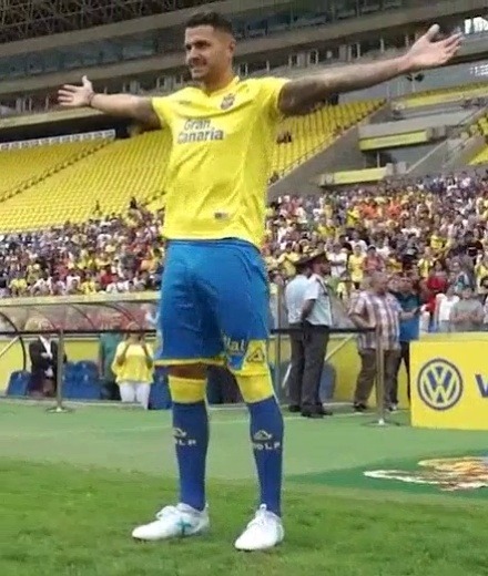 hotfamousmen:  Vitolo