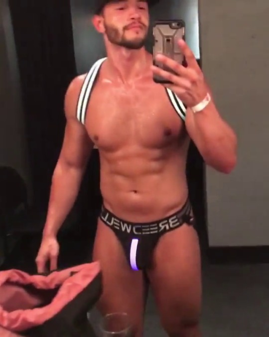 miguel2432:IG stripper guy porn pictures