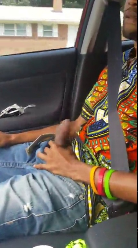 dree18:Homie whipping that meat out in the car