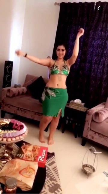 shazia-phudi:  Arabic girl dance porn pictures