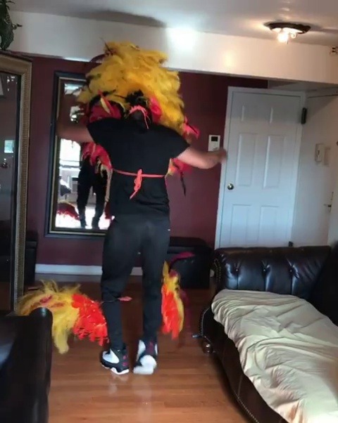 darkskinshawtyy:  anekexperience:  theblackmanonthemoon:  “CARNIVAL READY” 😂😂😂 this boy Kapri a fool bruh  I love him so much 💕  My fav song.