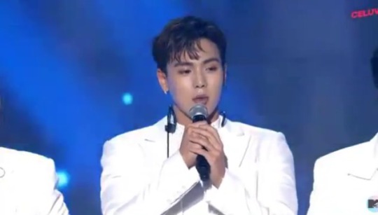 thatcrazedgirlchuck:  Monsta X won a Bonsang Award on the 1st Soribada Best K-Music Awards 2017!  At the end of their acceptance speech,  Shownu: “Yesterday, we were at mexico. We heard unfortunate news. Monsta x will pray for mexico”