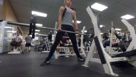 joel-ellie:  Yesterday’s leg day!  Sumo Deadlifts 185lb 5 x 5 Front Squat 105lb