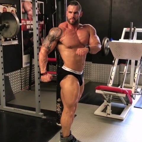 Sex musclevideo:Andrew Pickering (@andrewjpickering) pictures