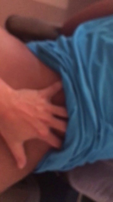 mauicouple808:  Reblog if you love the sound😘
