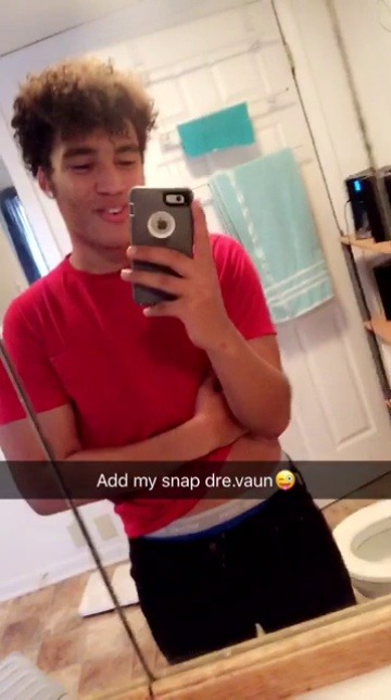 youngdaddy00:  papidre17:  Let me stop😋😭 but add my snap @dre.vaun if you want