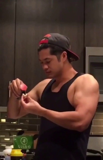 moronic186: zachdtfdempsey:  cause of death: ross butler’s arms  Me 