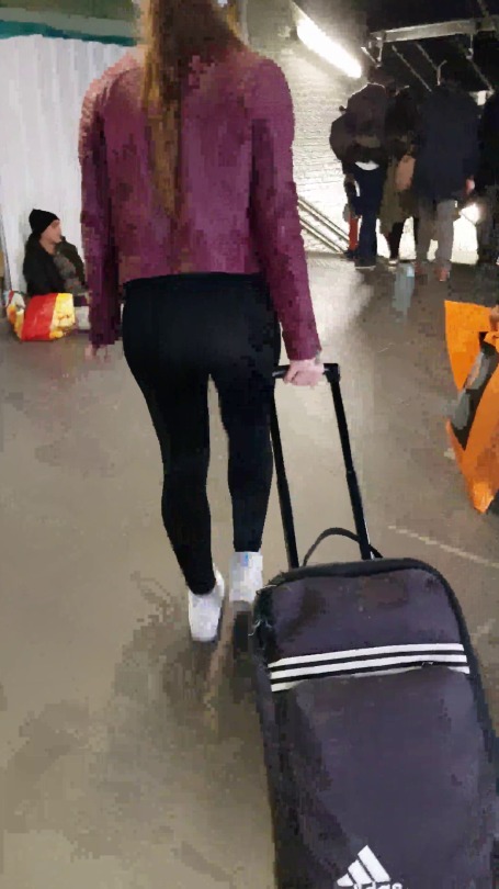 sophielachaudasse:  My very kind of Ass 🍑