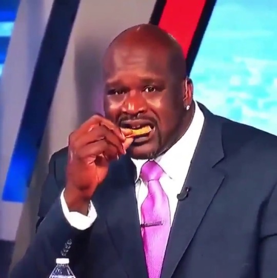 Porn Pics randomgirl4everhd:  vinebox:Shaq eats the