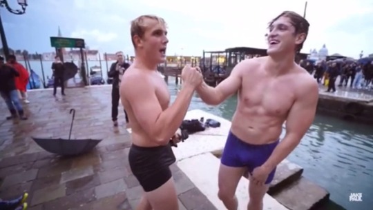 bootybulgeheaven:  Jake and Logan Paul